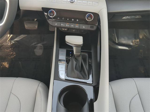 new 2025 Hyundai Elantra car, priced at $27,295