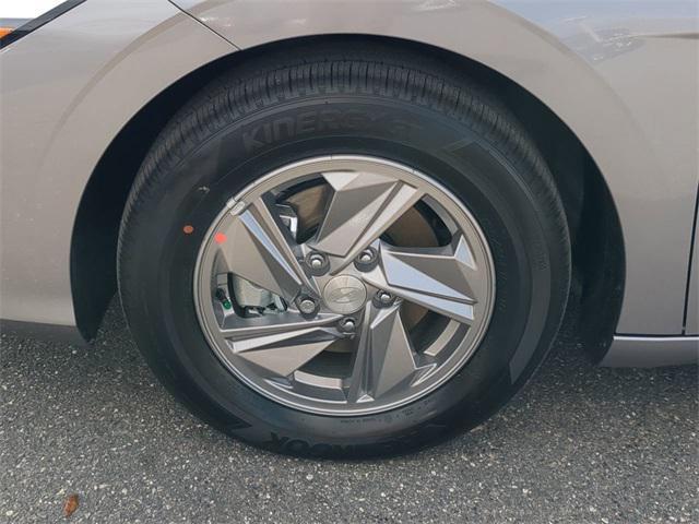new 2025 Hyundai Elantra car