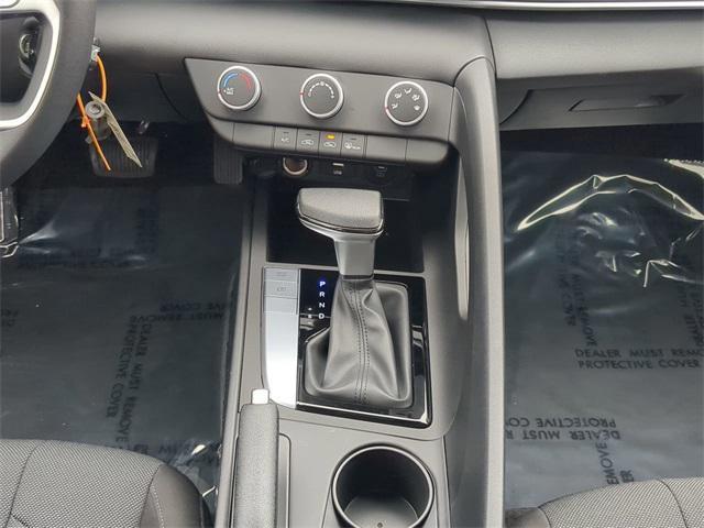 new 2025 Hyundai Elantra car