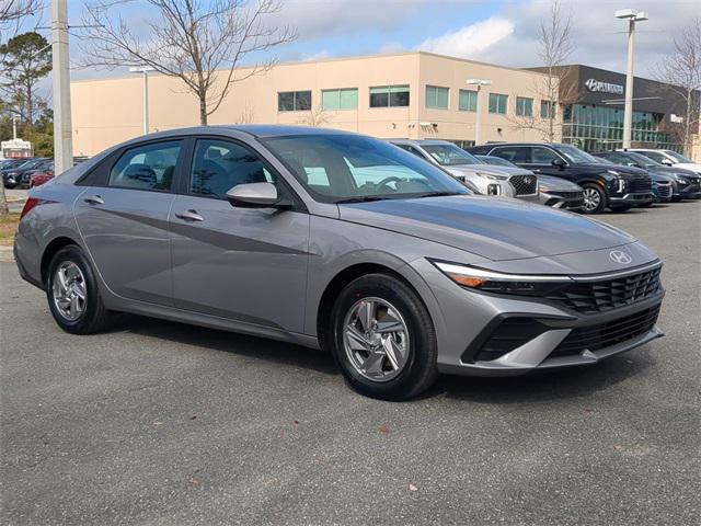 new 2025 Hyundai Elantra car