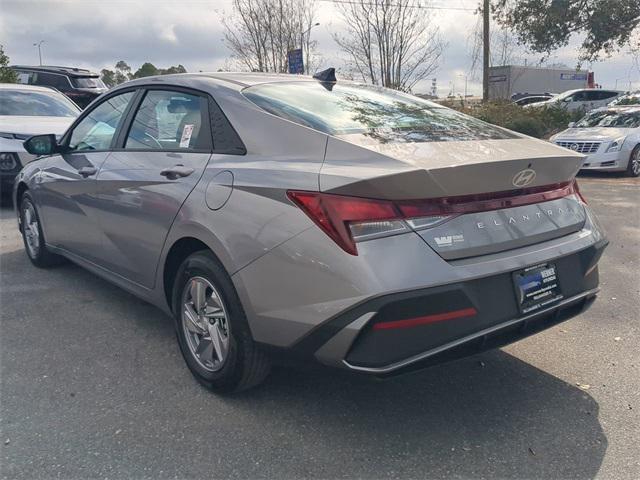 new 2025 Hyundai Elantra car
