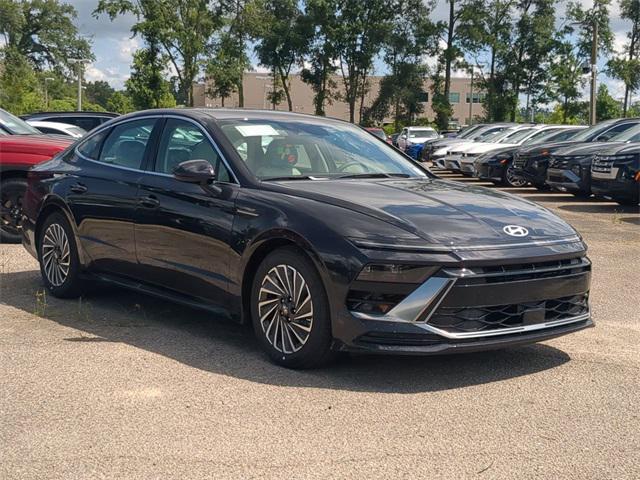 new 2025 Hyundai Sonata Hybrid car, priced at $30,862