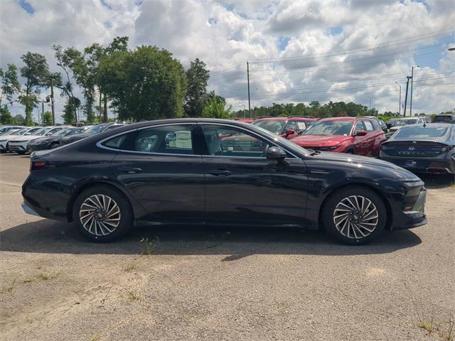 new 2025 Hyundai Sonata Hybrid car, priced at $30,862