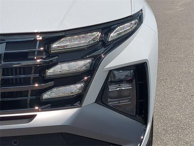 new 2025 Hyundai TUCSON Hybrid car, priced at $39,584