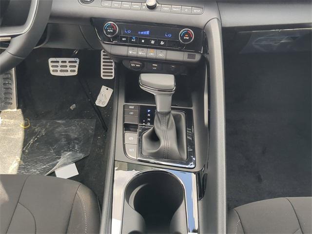new 2025 Hyundai Elantra car, priced at $26,212