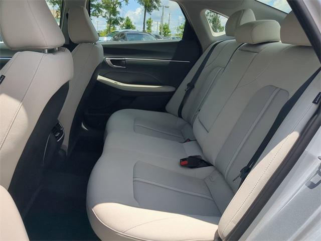new 2025 Hyundai Sonata Hybrid car, priced at $30,640