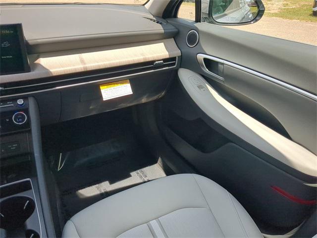 new 2025 Hyundai Sonata Hybrid car, priced at $30,640