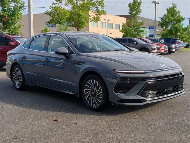 new 2024 Hyundai Sonata Hybrid car, priced at $30,880