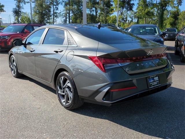 used 2024 Hyundai Elantra car