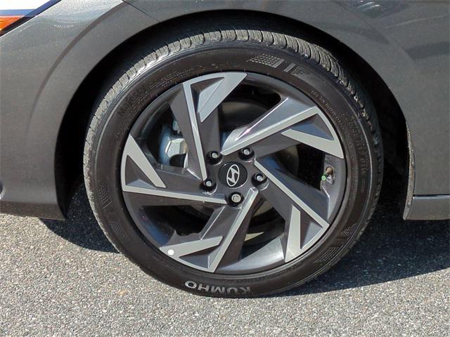 used 2024 Hyundai Elantra car
