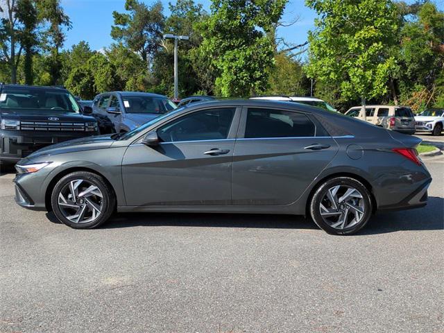 used 2024 Hyundai Elantra car