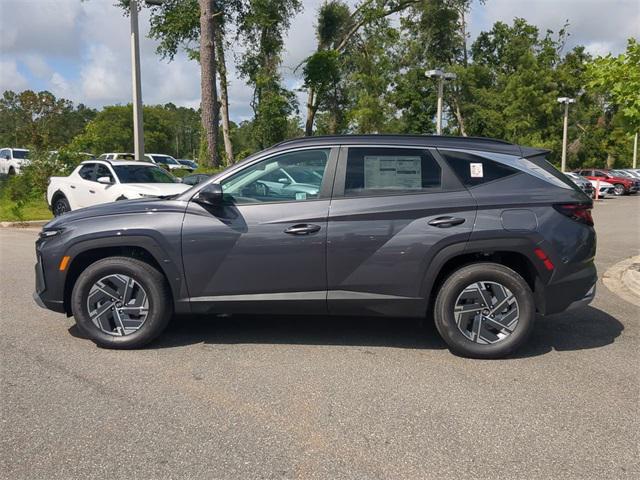 new 2025 Hyundai TUCSON Hybrid car, priced at $33,302