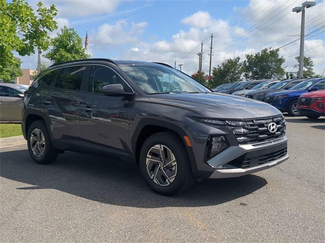 new 2025 Hyundai TUCSON Hybrid car, priced at $33,302