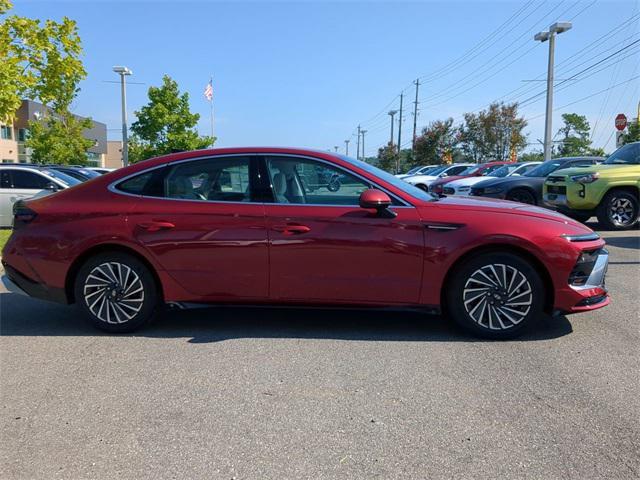 new 2024 Hyundai Sonata Hybrid car, priced at $30,885