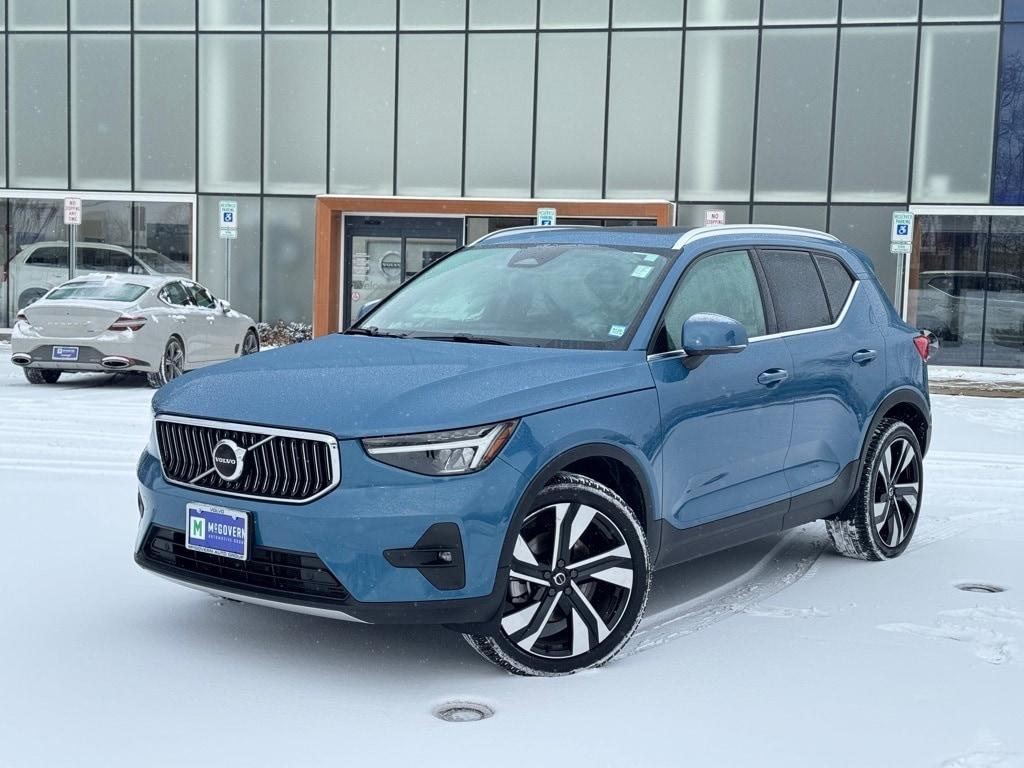 used 2023 Volvo XC40 car, priced at $33,645