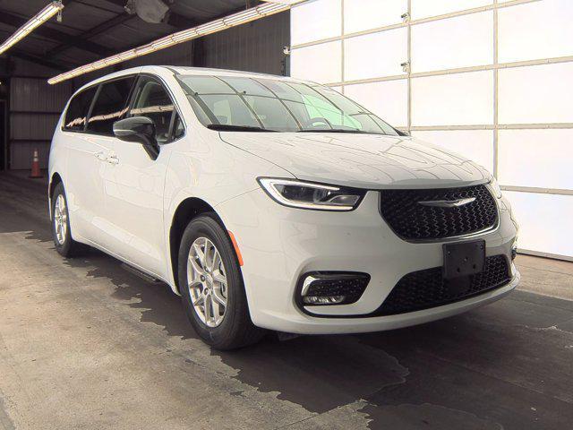 used 2024 Chrysler Pacifica car, priced at $31,047