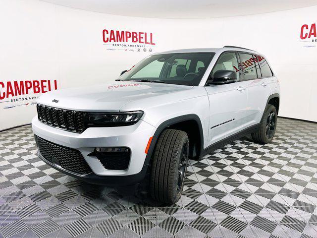 new 2025 Jeep Grand Cherokee car, priced at $49,649