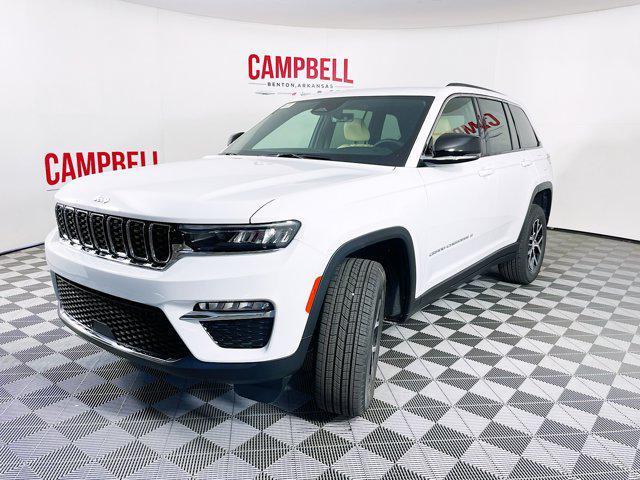 new 2025 Jeep Grand Cherokee car, priced at $45,001