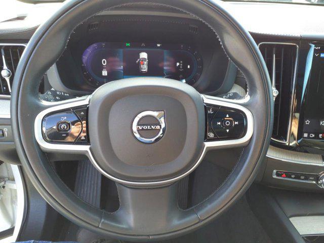 used 2022 Volvo XC60 car, priced at $31,992