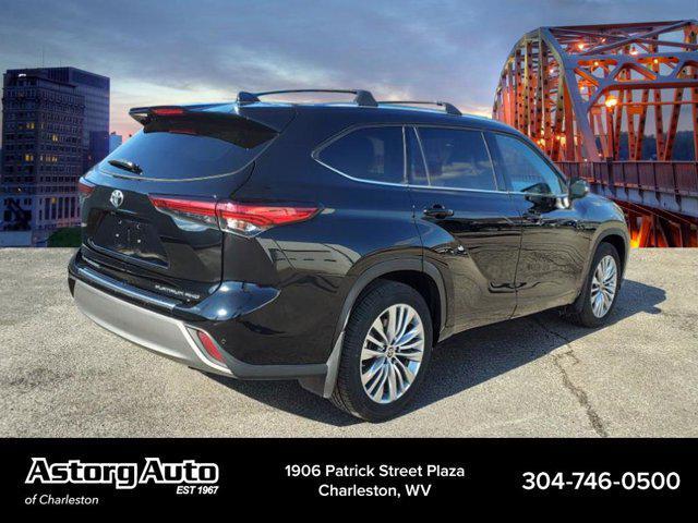 used 2023 Toyota Highlander car, priced at $43,592