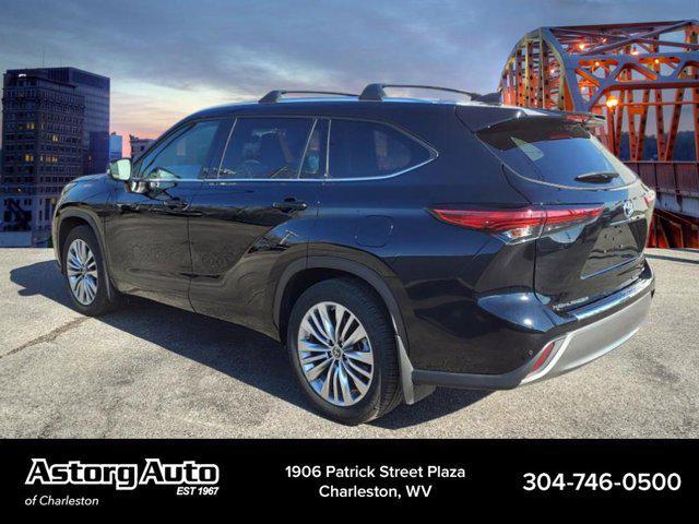 used 2023 Toyota Highlander car, priced at $43,592