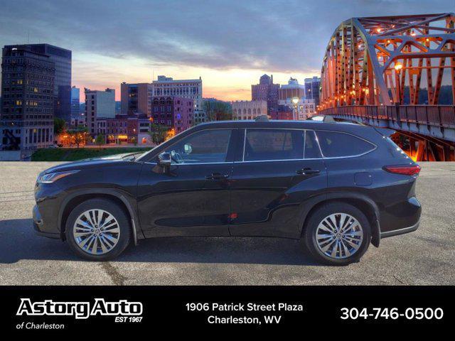 used 2023 Toyota Highlander car, priced at $43,592