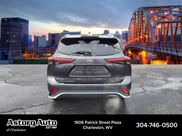 used 2022 Toyota Highlander car, priced at $36,991