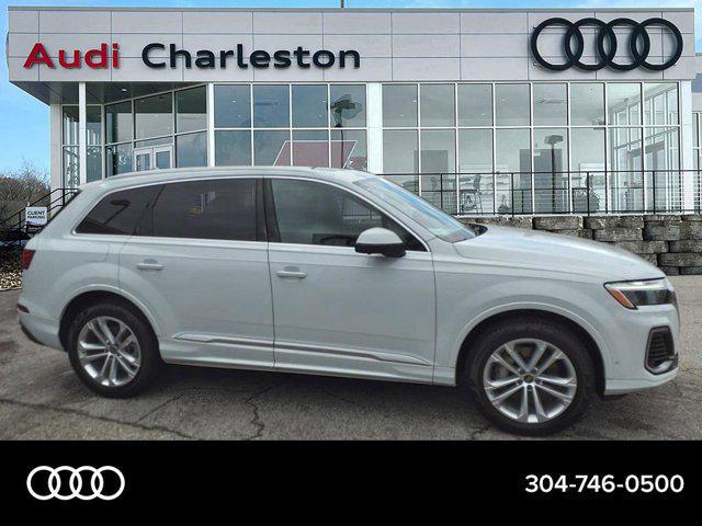 new 2025 Audi Q7 car, priced at $69,525