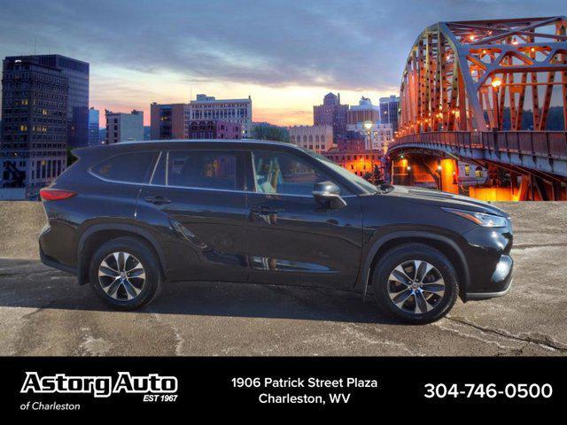 used 2020 Toyota Highlander car, priced at $30,993