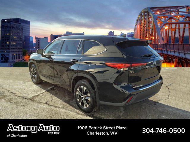 used 2020 Toyota Highlander car, priced at $30,993