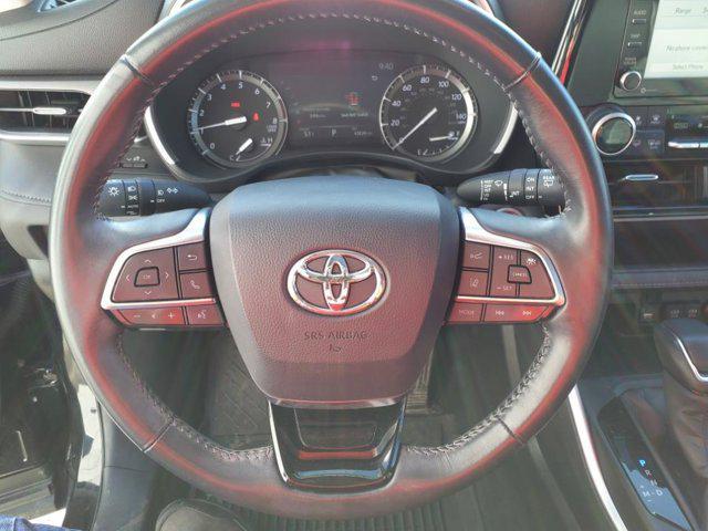 used 2020 Toyota Highlander car, priced at $30,993