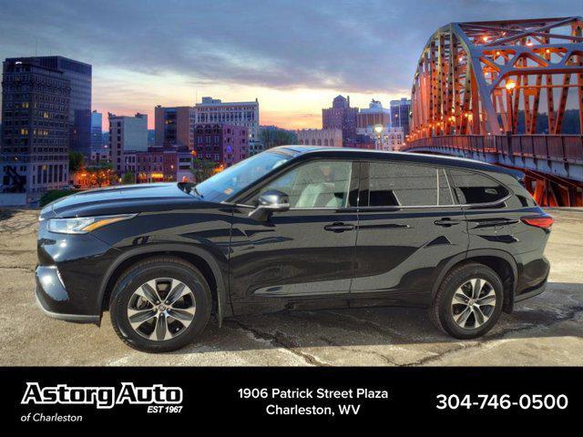 used 2020 Toyota Highlander car, priced at $30,993