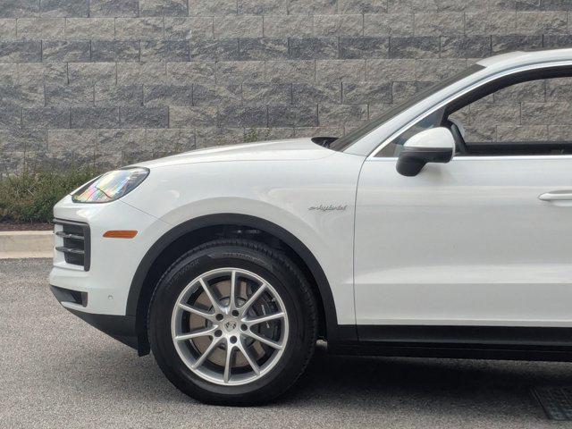 new 2025 Porsche Cayenne car, priced at $106,825