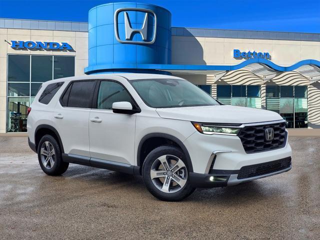 new 2025 Honda Pilot car, priced at $45,366