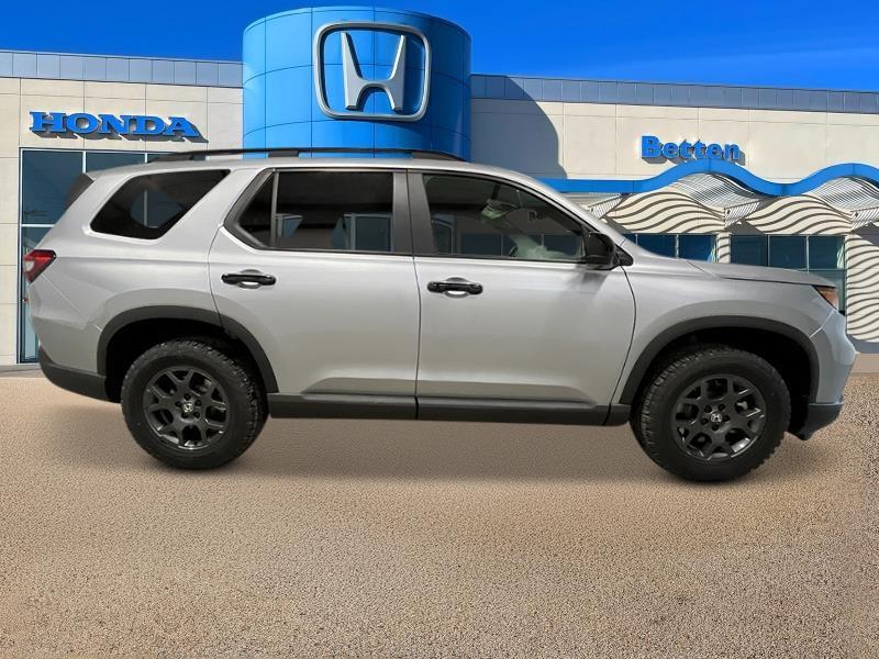 new 2025 Honda Pilot car, priced at $47,932