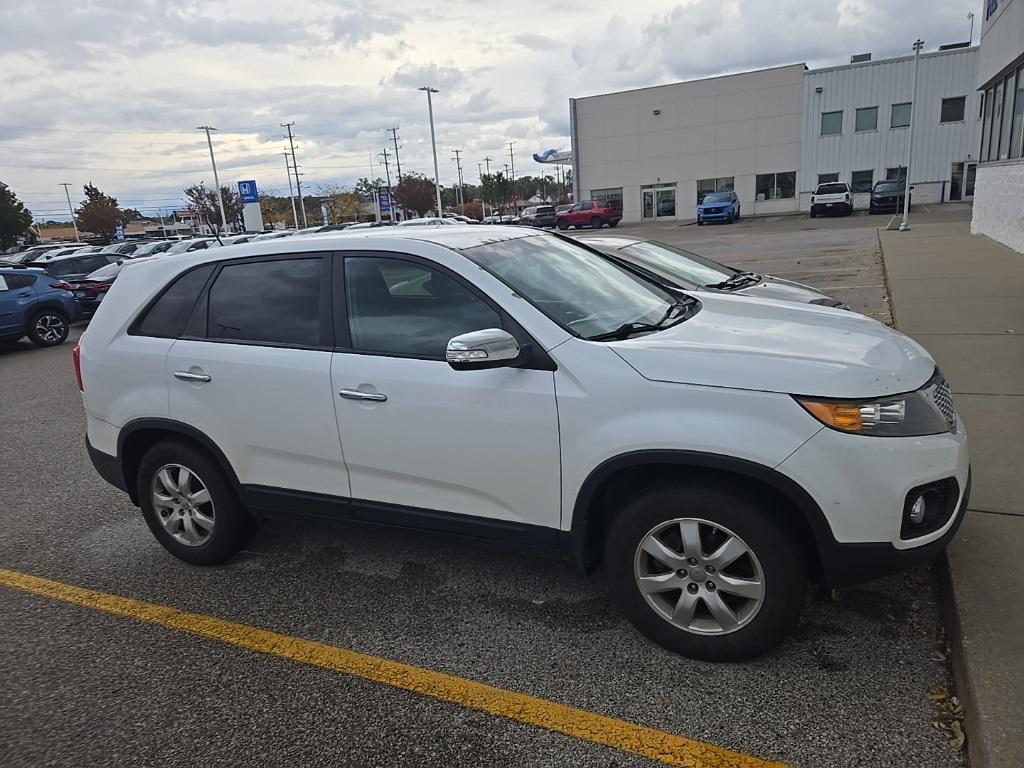 used 2013 Kia Sorento car, priced at $5,000
