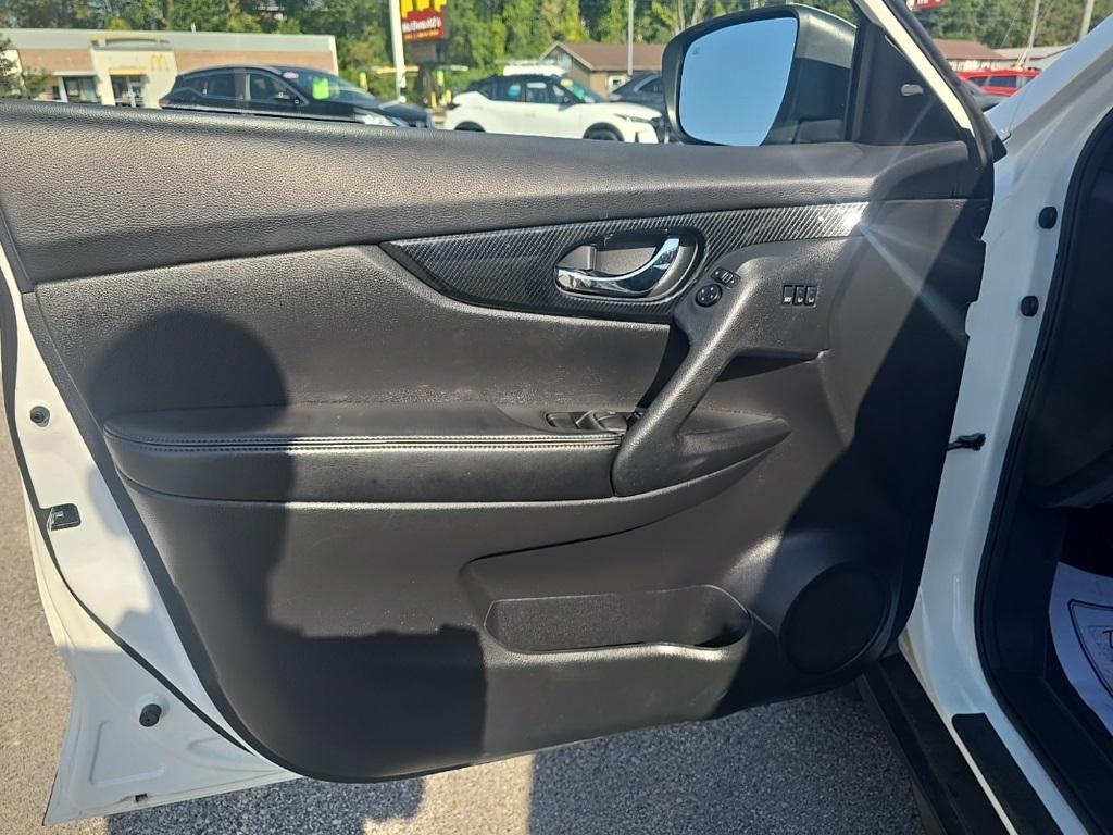 used 2020 Nissan Rogue car, priced at $18,990