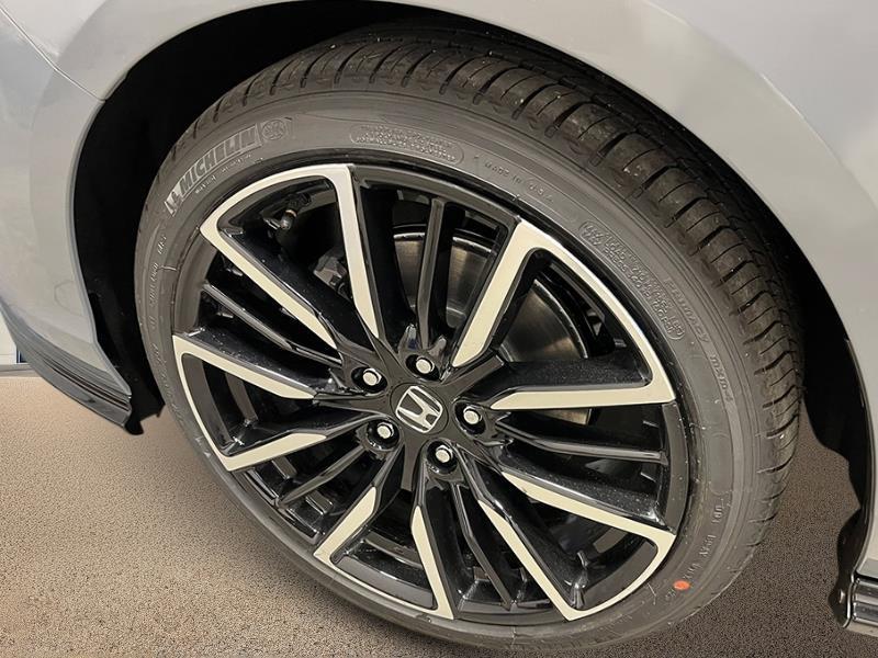 new 2025 Honda Accord Hybrid car, priced at $38,197
