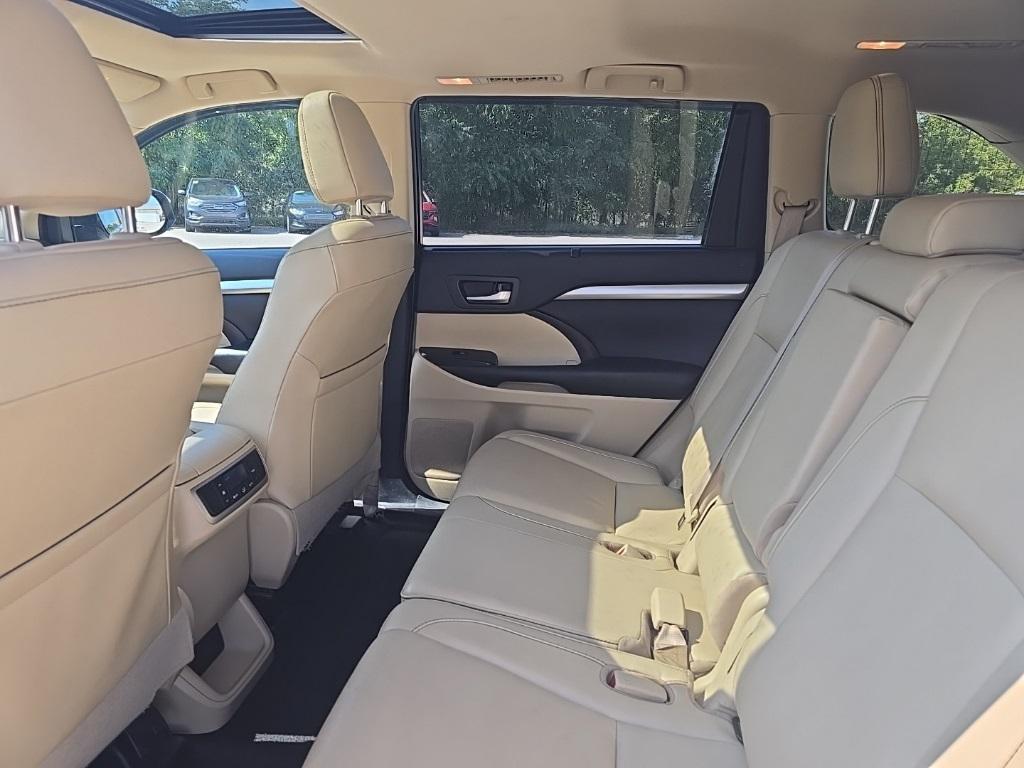 used 2019 Toyota Highlander car, priced at $27,990