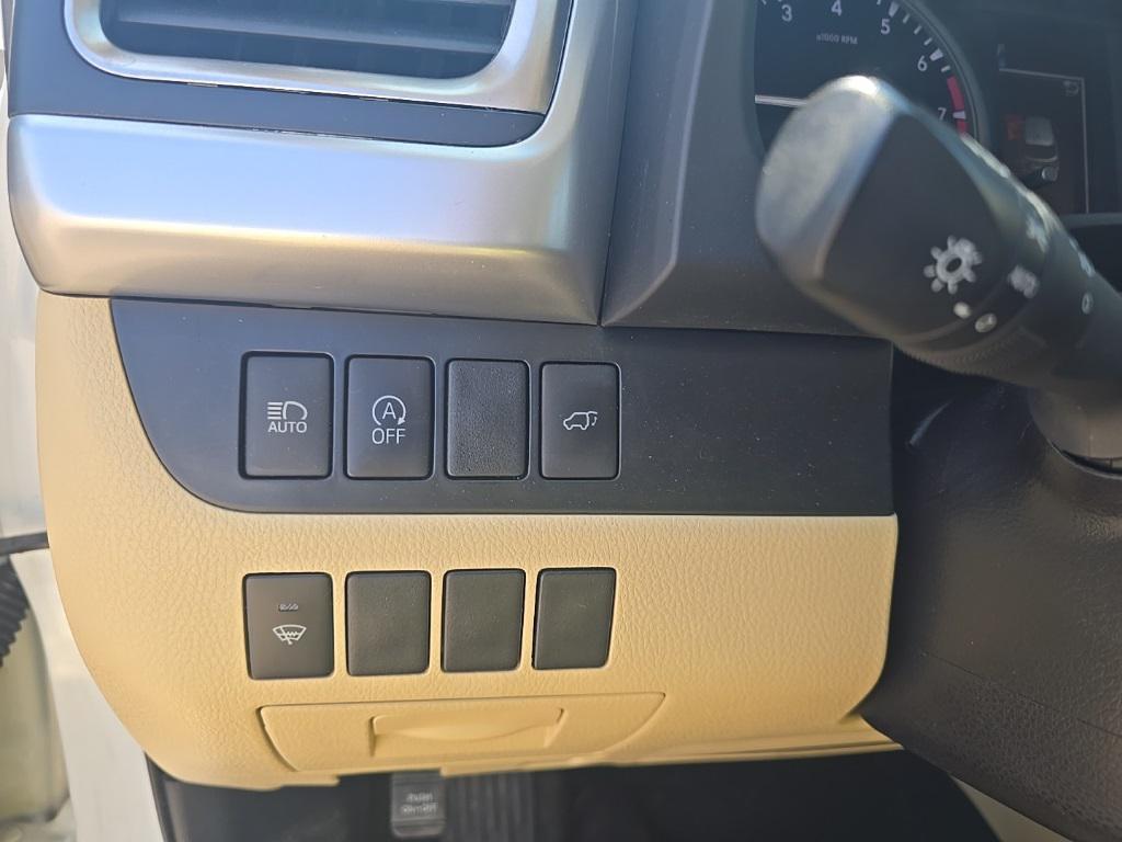 used 2019 Toyota Highlander car, priced at $27,990