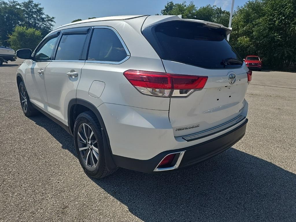 used 2019 Toyota Highlander car, priced at $27,990