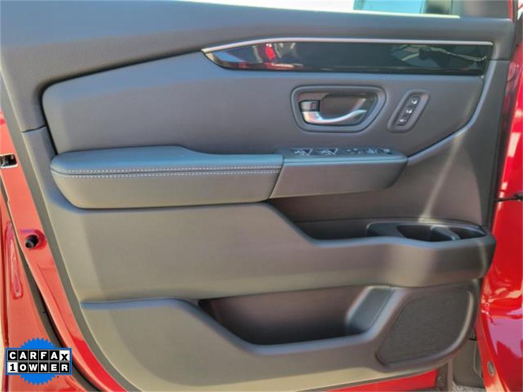used 2025 Honda Pilot car, priced at $44,657