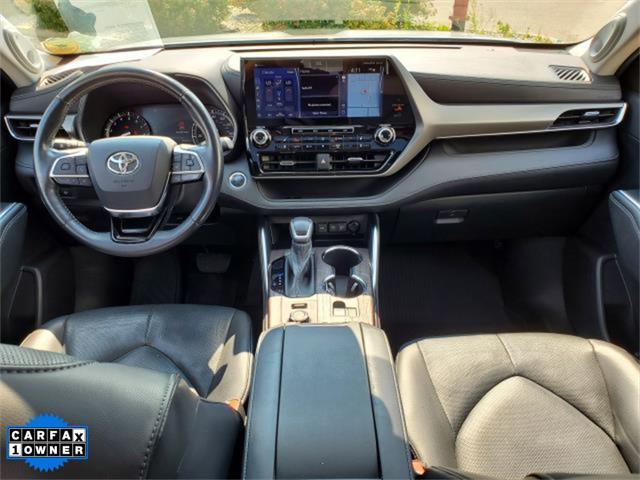 used 2021 Toyota Highlander car, priced at $33,337