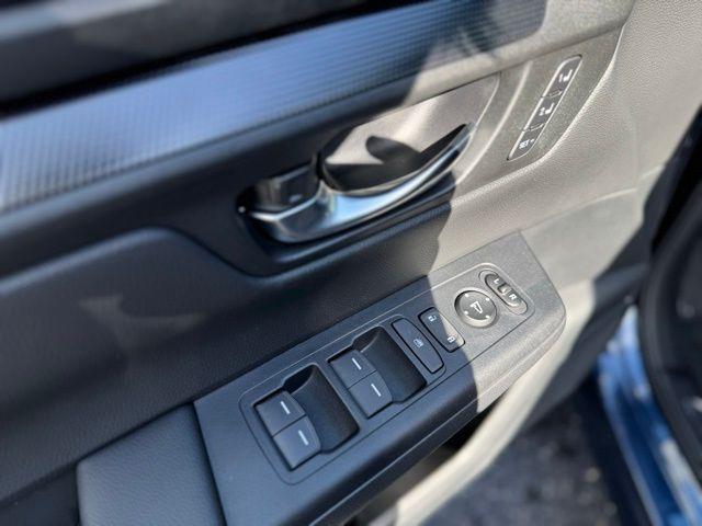 new 2026 Honda CR-V Hybrid car, priced at $41,675