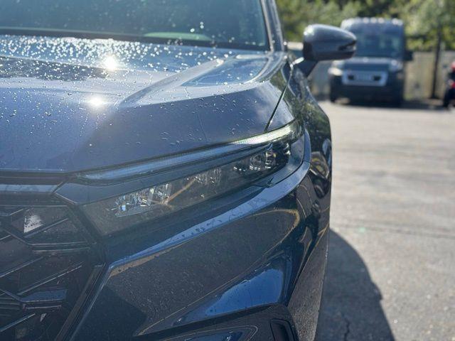 new 2026 Honda CR-V Hybrid car, priced at $41,675