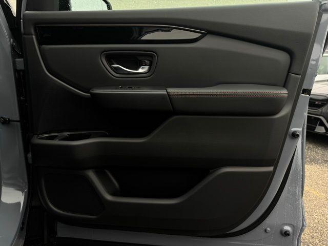 new 2025 Honda Pilot car, priced at $51,375