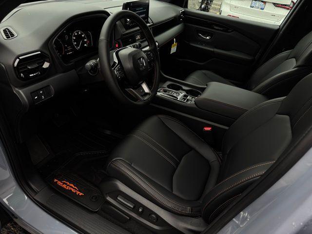 new 2025 Honda Pilot car, priced at $51,375