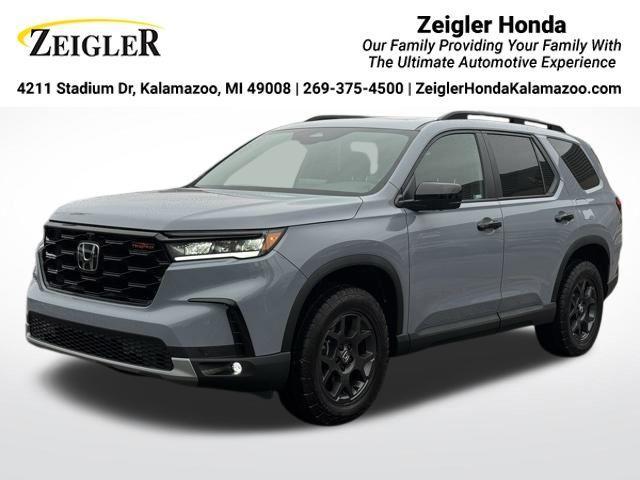 new 2025 Honda Pilot car, priced at $51,350