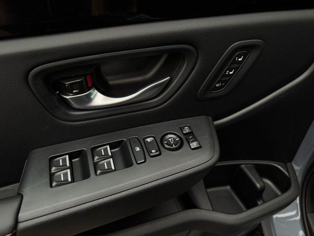 new 2025 Honda Pilot car, priced at $51,350