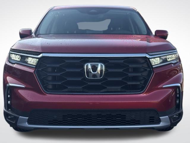 new 2025 Honda Pilot car, priced at $47,550